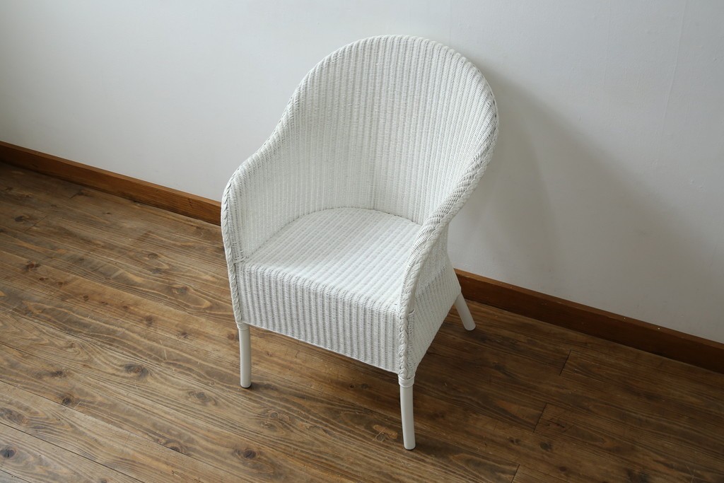 中古　美品　アンティーク家具ショップHandleオリジナル　Lusty's Japan LTD.　LLOYD LOOM(ロイドルーム)　Dinner(ディナー)　優しい白色の編み込みが魅力のアームチェア　定価約13万円　(R-085250)