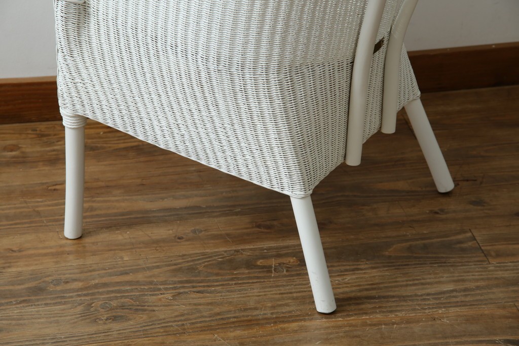 中古　美品　アンティーク家具ショップHandleオリジナル　Lusty's Japan LTD.　LLOYD LOOM(ロイドルーム)　Dinner(ディナー)　優しい白色の編み込みが魅力のアームチェア　定価約13万円　(R-085250)
