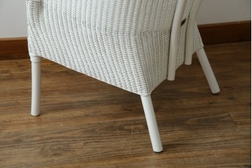 中古　美品　アンティーク家具ショップHandleオリジナル　Lusty's Japan LTD.　LLOYD LOOM(ロイドルーム)　Dinner(ディナー)　優しい白色の編み込みが魅力のアームチェア　定価約13万円　(R-085250)