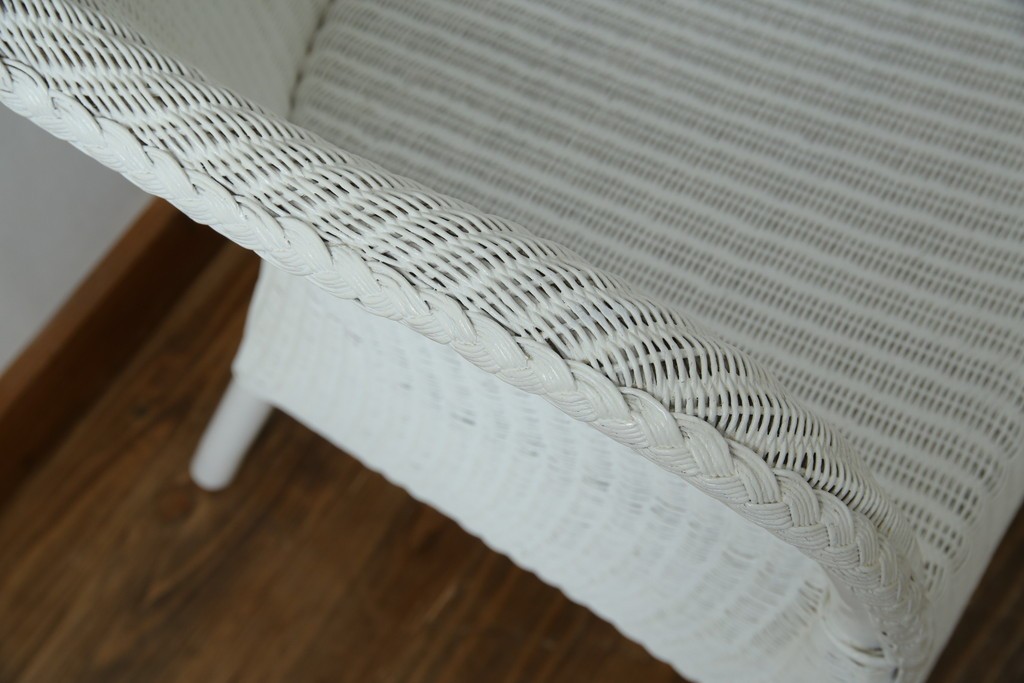 中古　美品　アンティーク家具ショップHandleオリジナル　Lusty's Japan LTD.　LLOYD LOOM(ロイドルーム)　Dinner(ディナー)　優しい白色の編み込みが魅力のアームチェア　定価約13万円　(R-085250)