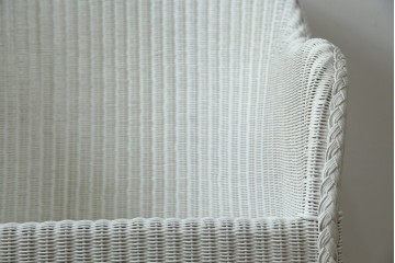 中古　美品　アンティーク家具ショップHandleオリジナル　Lusty's Japan LTD.　LLOYD LOOM(ロイドルーム)　Dinner(ディナー)　優しい白色の編み込みが魅力のアームチェア　定価約13万円　(R-085250)