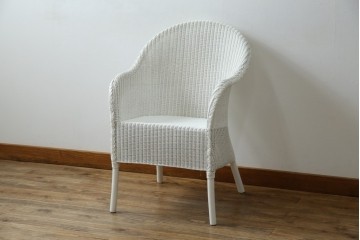 中古　美品　アンティーク家具ショップHandleオリジナル　Lusty's Japan LTD.　LLOYD LOOM(ロイドルーム)　Dinner(ディナー)　優しい白色の編み込みが魅力のアームチェア　定価約13万円　(R-085250)