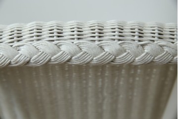 中古　美品　アンティーク家具ショップHandleオリジナル　Lusty's Japan LTD.　LLOYD LOOM(ロイドルーム)　Dinner(ディナー)　優しい白色の編み込みが魅力のアームチェア　定価約13万円　(R-085250)