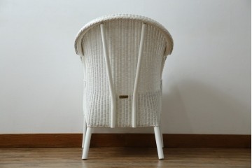 中古　美品　アンティーク家具ショップHandleオリジナル　Lusty's Japan LTD.　LLOYD LOOM(ロイドルーム)　Dinner(ディナー)　優しい白色の編み込みが魅力のアームチェア　定価約13万円　(R-085250)