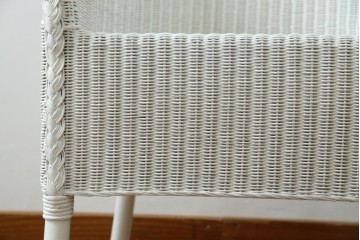 中古　美品　アンティーク家具ショップHandleオリジナル　Lusty's Japan LTD.　LLOYD LOOM(ロイドルーム)　Dinner(ディナー)　優しい白色の編み込みが魅力のアームチェア　定価約13万円　(R-085250)