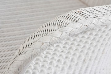 中古　美品　アンティーク家具ショップHandleオリジナル　Lusty's Japan LTD.　LLOYD LOOM(ロイドルーム)　Dinner(ディナー)　優しい白色の編み込みが魅力のアームチェア　定価約13万円相当　(R-085250)