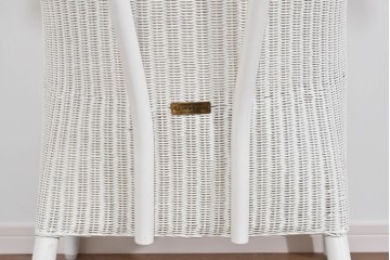 中古　美品　アンティーク家具ショップHandleオリジナル　Lusty's Japan LTD.　LLOYD LOOM(ロイドルーム)　Dinner(ディナー)　優しい白色の編み込みが魅力のアームチェア　定価約13万円相当　(R-085250)