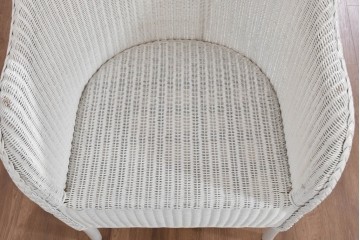 中古　美品　アンティーク家具ショップHandleオリジナル　Lusty's Japan LTD.　LLOYD LOOM(ロイドルーム)　Dinner(ディナー)　優しい白色の編み込みが魅力のアームチェア　定価約13万円相当　(R-085250)