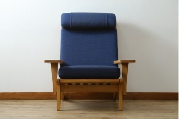 デンマーク家具　GETAMA(ゲタマ)　Hans J Wegner(ハンス・J・ウェグナー)　GE375　オーク材　美しい木肌と端正なフォルムのハイバックチェア　(R-085251)