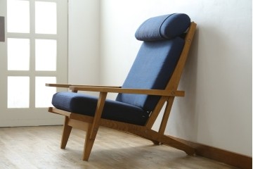 デンマーク家具　GETAMA(ゲタマ)　Hans J Wegner(ハンス・J・ウェグナー)　GE375　オーク材　美しい木肌と端正なフォルムのハイバックチェア　(R-085251)
