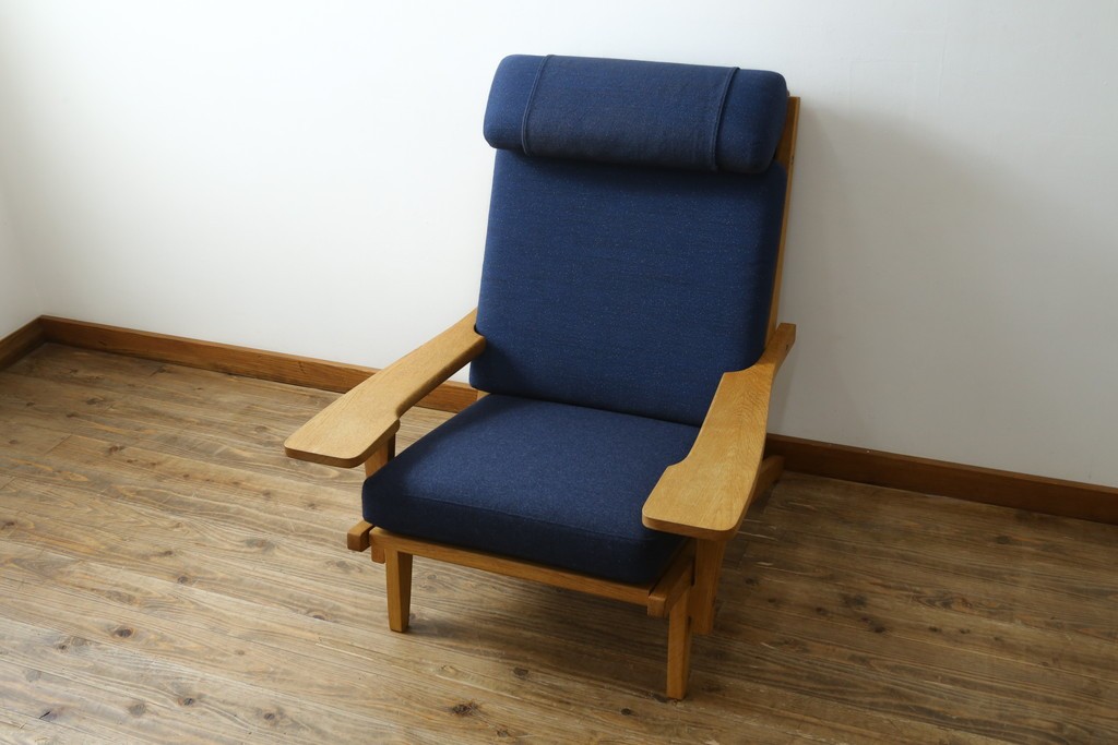 デンマーク家具　GETAMA(ゲタマ)　Hans J Wegner(ハンス・J・ウェグナー)　GE375　オーク材　美しい木肌と端正なフォルムのハイバックチェア　(R-085251)