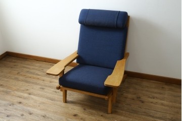 デンマーク家具　GETAMA(ゲタマ)　Hans J Wegner(ハンス・J・ウェグナー)　GE375　オーク材　美しい木肌と端正なフォルムのハイバックチェア　(R-085251)