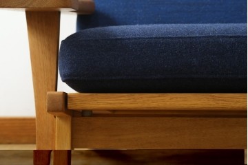 デンマーク家具　GETAMA(ゲタマ)　Hans J Wegner(ハンス・J・ウェグナー)　GE375　オーク材　美しい木肌と端正なフォルムのハイバックチェア　(R-085251)