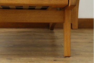 デンマーク家具　GETAMA(ゲタマ)　Hans J Wegner(ハンス・J・ウェグナー)　GE375　オーク材　美しい木肌と端正なフォルムのハイバックチェア　(R-085251)