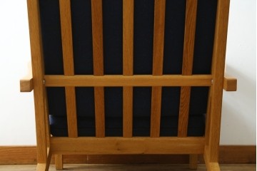 デンマーク家具　GETAMA(ゲタマ)　Hans J Wegner(ハンス・J・ウェグナー)　GE375　オーク材　美しい木肌と端正なフォルムのハイバックチェア　(R-085251)