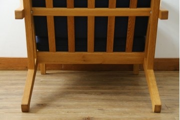 デンマーク家具　GETAMA(ゲタマ)　Hans J Wegner(ハンス・J・ウェグナー)　GE375　オーク材　美しい木肌と端正なフォルムのハイバックチェア　(R-085251)