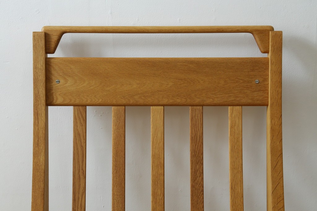 デンマーク家具　GETAMA(ゲタマ)　Hans J Wegner(ハンス・J・ウェグナー)　GE375　オーク材　美しい木肌と端正なフォルムのハイバックチェア　(R-085251)