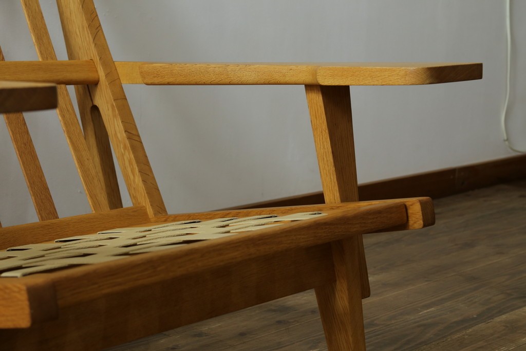 デンマーク家具　GETAMA(ゲタマ)　Hans J Wegner(ハンス・J・ウェグナー)　GE375　オーク材　美しい木肌と端正なフォルムのハイバックチェア　(R-085251)