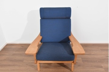 デンマーク家具　GETAMA(ゲタマ)　Hans J Wegner(ハンス・J・ウェグナー)　GE375　オーク材　美しい木肌と端正なフォルムのハイバックチェア　(R-085251)