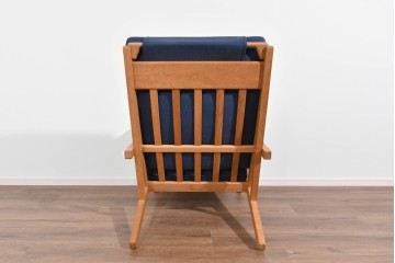 デンマーク家具　GETAMA(ゲタマ)　Hans J Wegner(ハンス・J・ウェグナー)　GE375　オーク材　美しい木肌と端正なフォルムのハイバックチェア　(R-085251)