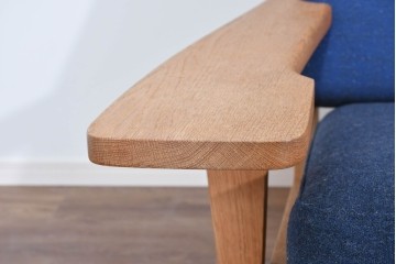 デンマーク家具　GETAMA(ゲタマ)　Hans J Wegner(ハンス・J・ウェグナー)　GE375　オーク材　美しい木肌と端正なフォルムのハイバックチェア　(R-085251)