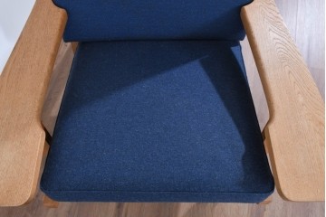 デンマーク家具　GETAMA(ゲタマ)　Hans J Wegner(ハンス・J・ウェグナー)　GE375　オーク材　美しい木肌と端正なフォルムのハイバックチェア　(R-085251)