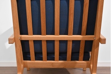 デンマーク家具　GETAMA(ゲタマ)　Hans J Wegner(ハンス・J・ウェグナー)　GE375　オーク材　美しい木肌と端正なフォルムのハイバックチェア　(R-085251)