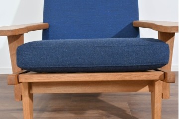 デンマーク家具　GETAMA(ゲタマ)　Hans J Wegner(ハンス・J・ウェグナー)　GE375　オーク材　美しい木肌と端正なフォルムのハイバックチェア　(R-085251)