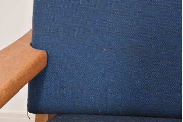 デンマーク家具　GETAMA(ゲタマ)　Hans J Wegner(ハンス・J・ウェグナー)　GE375　オーク材　美しい木肌と端正なフォルムのハイバックチェア　(R-085251)