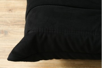 中古　2023年2月購入　Ligne roset(リーン・ロゼ)　ROSETTOGO(ロゼトーゴ)　ウルトラスエード(Lランク)パフ　洗練されたモダンデザインのオットマン　定価19万8千円　(R-085252)