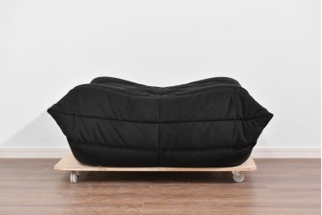 中古　2023年2月購入　Ligne roset(リーン・ロゼ)　ROSETTOGO(ロゼトーゴ)　ウルトラスエード(Lランク)パフ　洗練されたモダンデザインのオットマン　定価19万8千円　(R-085252)