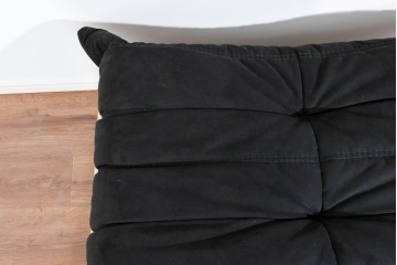 中古　2023年2月購入　Ligne roset(リーン・ロゼ)　ROSETTOGO(ロゼトーゴ)　ウルトラスエード(Lランク)パフ　洗練されたモダンデザインのオットマン　定価19万8千円　(R-085252)