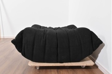 中古　2023年2月購入　Ligne roset(リーン・ロゼ)　ROSETTOGO(ロゼトーゴ)　ウルトラスエード(Lランク)パフ　洗練されたモダンデザインのオットマン　定価19万8千円　(R-085252)