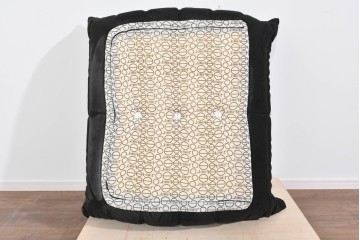 中古　2023年2月購入　Ligne roset(リーン・ロゼ)　ROSETTOGO(ロゼトーゴ)　ウルトラスエード(Lランク)パフ　洗練されたモダンデザインのオットマン　定価19万8千円　(R-085252)