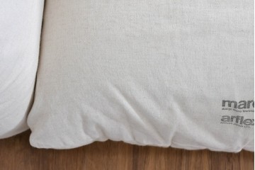 中古　arflex(アルフレックス)　MARENCO(マレンコ)　ふっくらとしたフォルムで座り心地も抜群な麻カバーの1人掛けソファ　(R-085253)