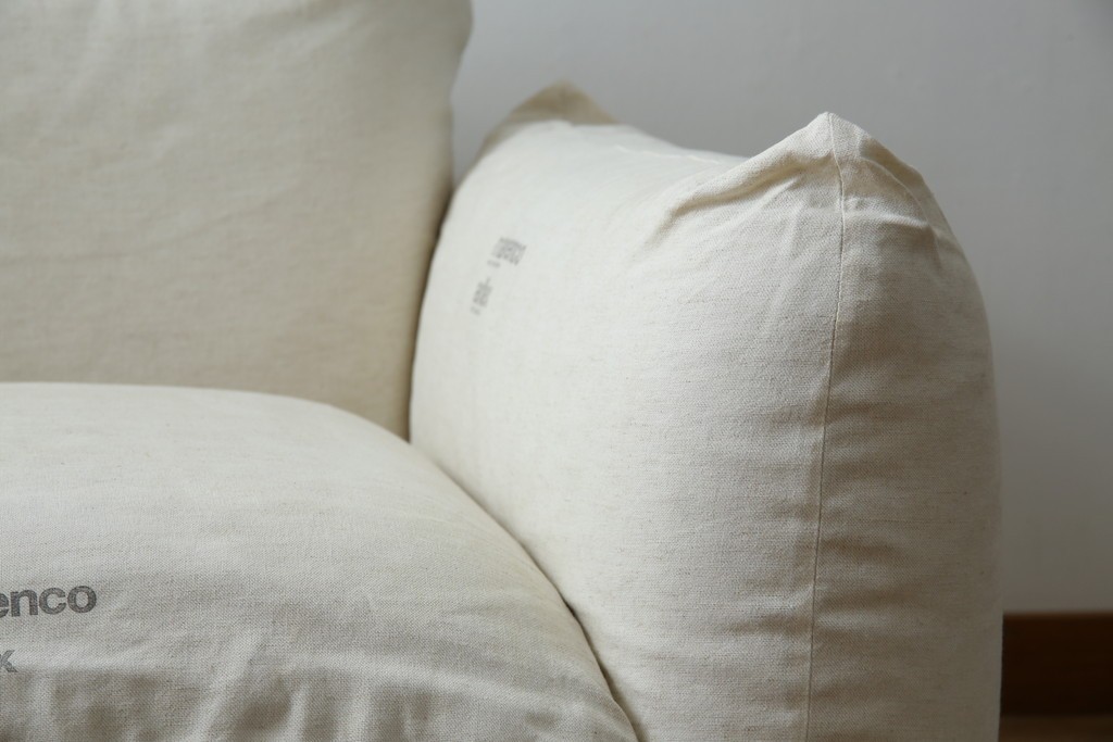 中古　arflex(アルフレックス)　MARENCO(マレンコ)　ふっくらとしたフォルムで座り心地も抜群な麻カバーの1人掛けソファ　(R-085253)
