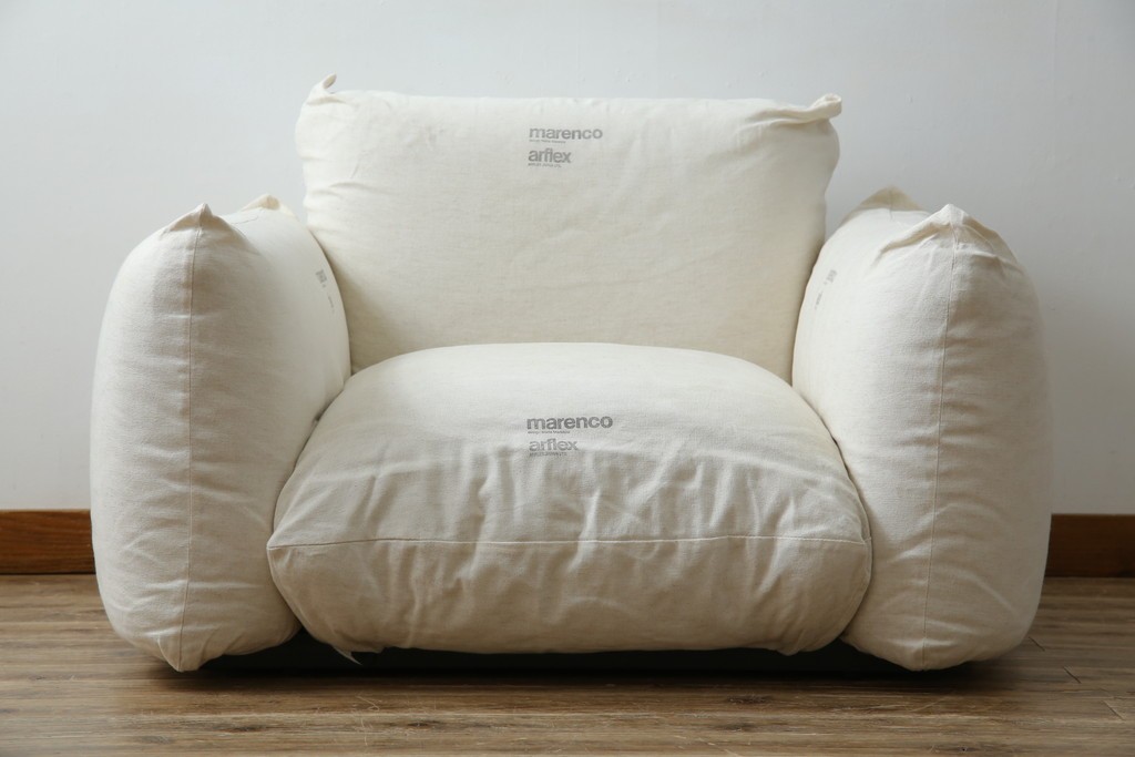 中古　arflex(アルフレックス)　MARENCO(マレンコ)　ふっくらとしたフォルムで座り心地も抜群な麻カバーの1人掛けソファ　(R-085253)