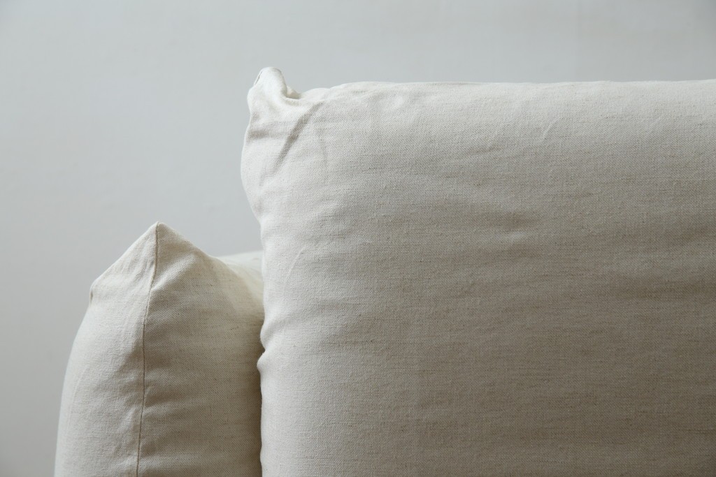 中古　arflex(アルフレックス)　MARENCO(マレンコ)　ふっくらとしたフォルムで座り心地も抜群な麻カバーの1人掛けソファ　(R-085253)