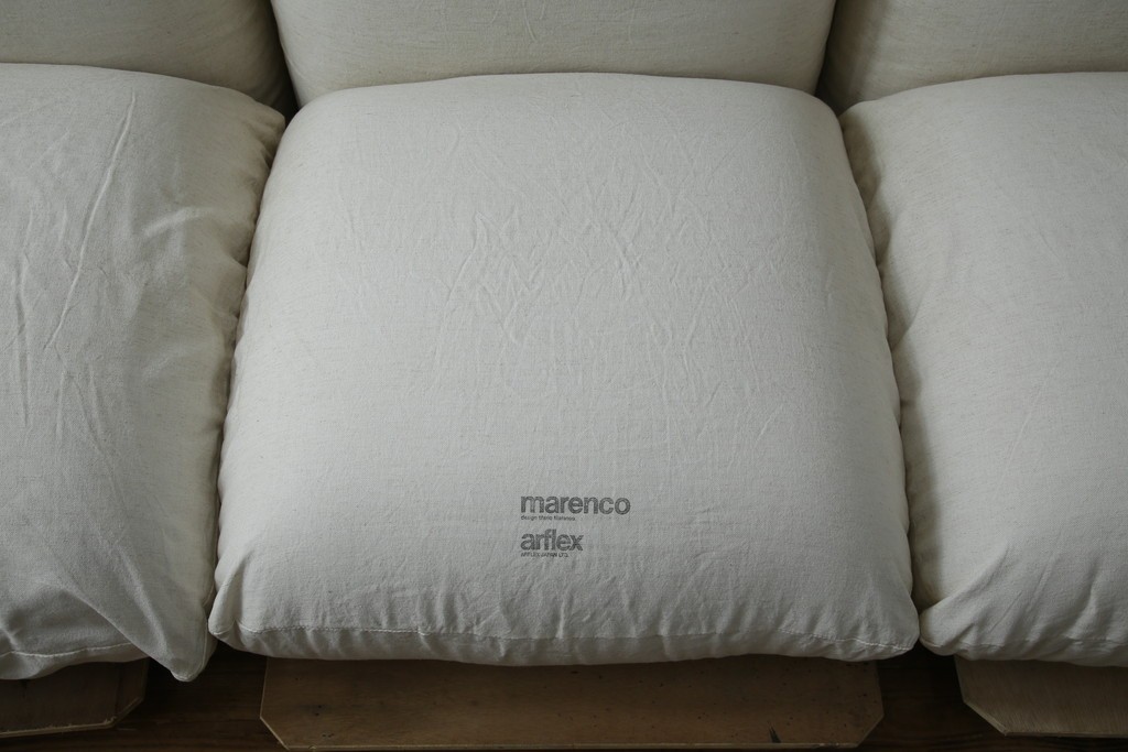 中古　arflex(アルフレックス)　MARENCO(マレンコ)　ふっくらとしたフォルムで座り心地も抜群な麻カバーの3人掛けソファ　定価約80万円　(R-085254)
