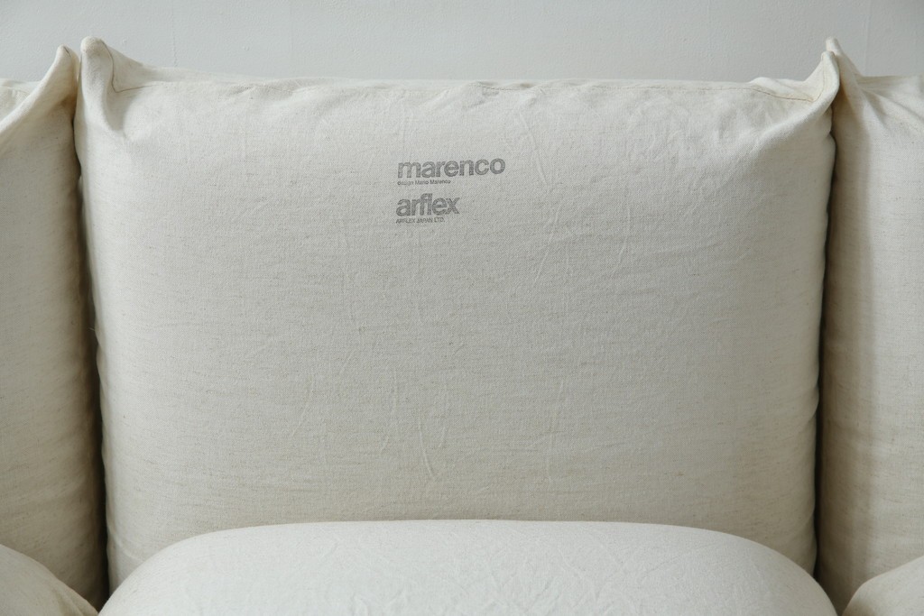 中古　arflex(アルフレックス)　MARENCO(マレンコ)　ふっくらとしたフォルムで座り心地も抜群な麻カバーの3人掛けソファ　定価約80万円　(R-085254)