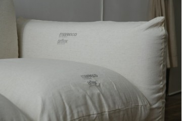 中古　arflex(アルフレックス)　MARENCO(マレンコ)　ふっくらとしたフォルムで座り心地も抜群な麻カバーの3人掛けソファ　定価約80万円　(R-085254)