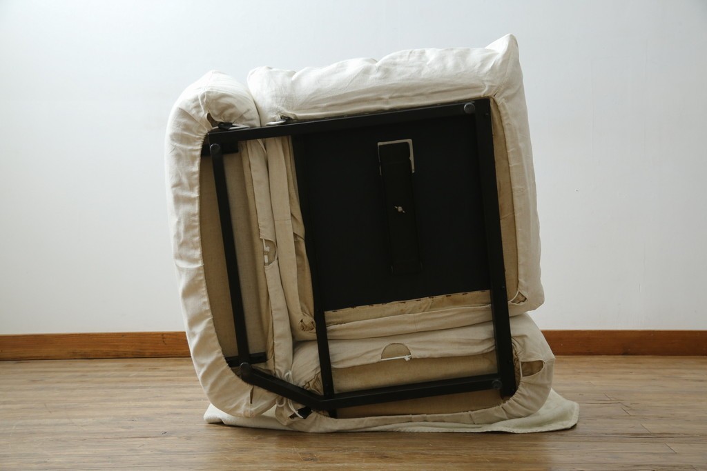 中古　arflex(アルフレックス)　MARENCO(マレンコ)　ふっくらとしたフォルムで座り心地も抜群な麻カバーの3人掛けソファ　定価約80万円　(R-085254)