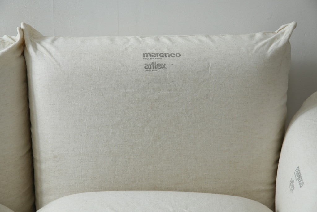 中古　arflex(アルフレックス)　MARENCO(マレンコ)　ふっくらとしたフォルムで座り心地も抜群な麻カバーの3人掛けソファ　定価約80万円　(R-085254)