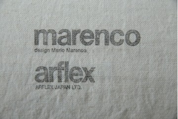 中古　arflex(アルフレックス)　MARENCO(マレンコ)　ふっくらとしたフォルムで座り心地も抜群な麻カバーの3人掛けソファ　定価約80万円　(R-085254)