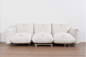 中古　arflex(アルフレックス)　MARENCO(マレンコ)　ふっくらとしたフォルムで座り心地も抜群な麻カバーの三人掛けソファ　定価約80万円相当　(R-085254)