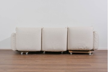 中古　arflex(アルフレックス)　MARENCO(マレンコ)　ふっくらとしたフォルムで座り心地も抜群な麻カバーの三人掛けソファ　定価約80万円相当　(R-085254)