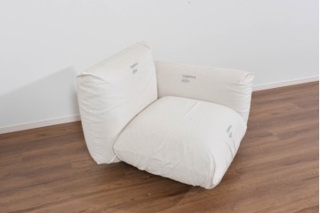 中古　arflex(アルフレックス)　MARENCO(マレンコ)　ふっくらとしたフォルムで座り心地も抜群な麻カバーの三人掛けソファ　定価約80万円相当　(R-085254)