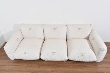 中古　arflex(アルフレックス)　MARENCO(マレンコ)　ふっくらとしたフォルムで座り心地も抜群な麻カバーの三人掛けソファ　定価約80万円相当　(R-085254)