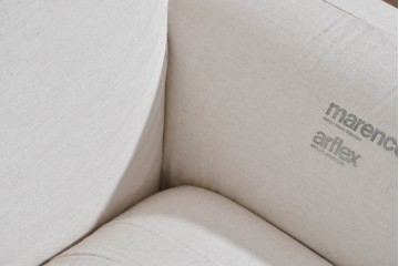 中古　arflex(アルフレックス)　MARENCO(マレンコ)　ふっくらとしたフォルムで座り心地も抜群な麻カバーの三人掛けソファ　定価約80万円相当　(R-085254)