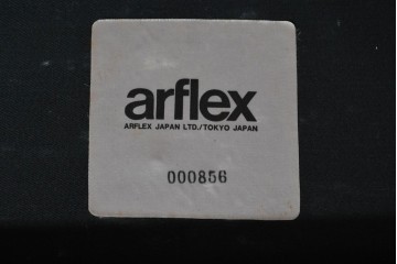 中古　arflex(アルフレックス)　MARENCO(マレンコ)　ふっくらとしたフォルムで座り心地も抜群な麻カバーの三人掛けソファ　定価約80万円相当　(R-085254)
